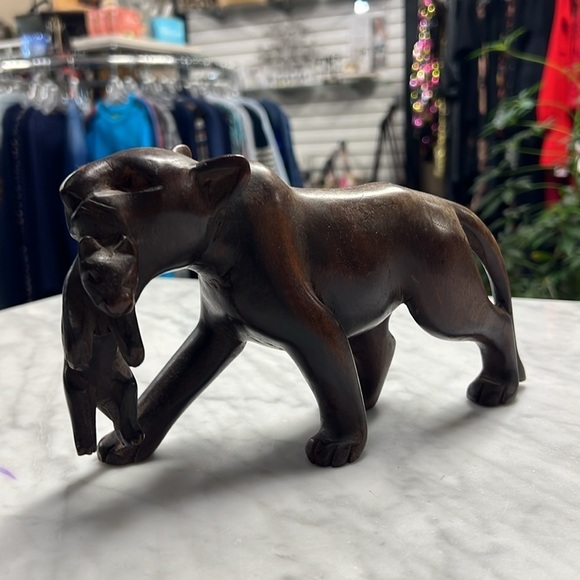 Vintage Wooden Carved Lion Mama and Cub - Picture 2 of 11